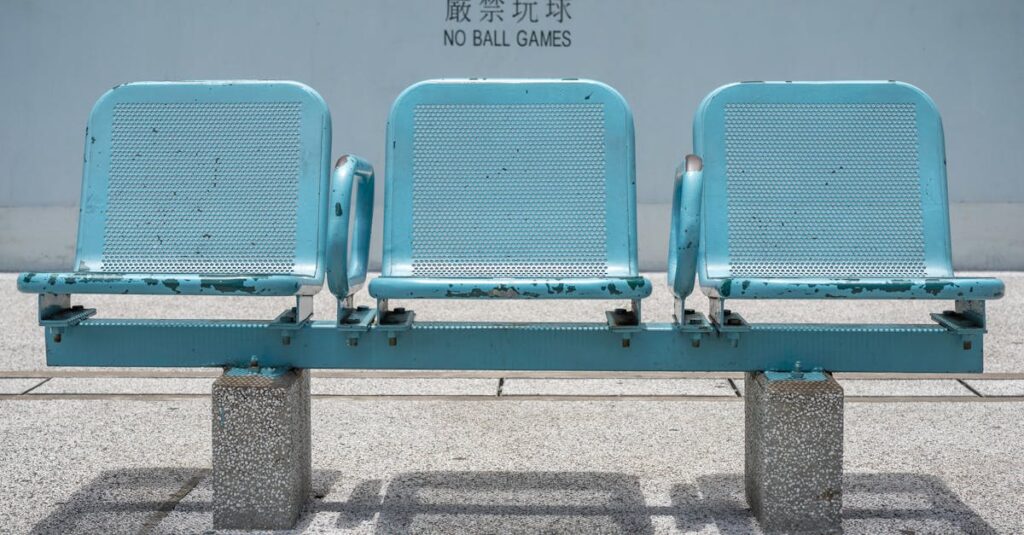 découvrez le béton exposé, un matériau innovant et esthétique qui ajoute du caractère et de la durabilité à vos aménagements extérieurs. parfait pour les terrasses, allées et espaces publics, il combine résistance et design moderne.