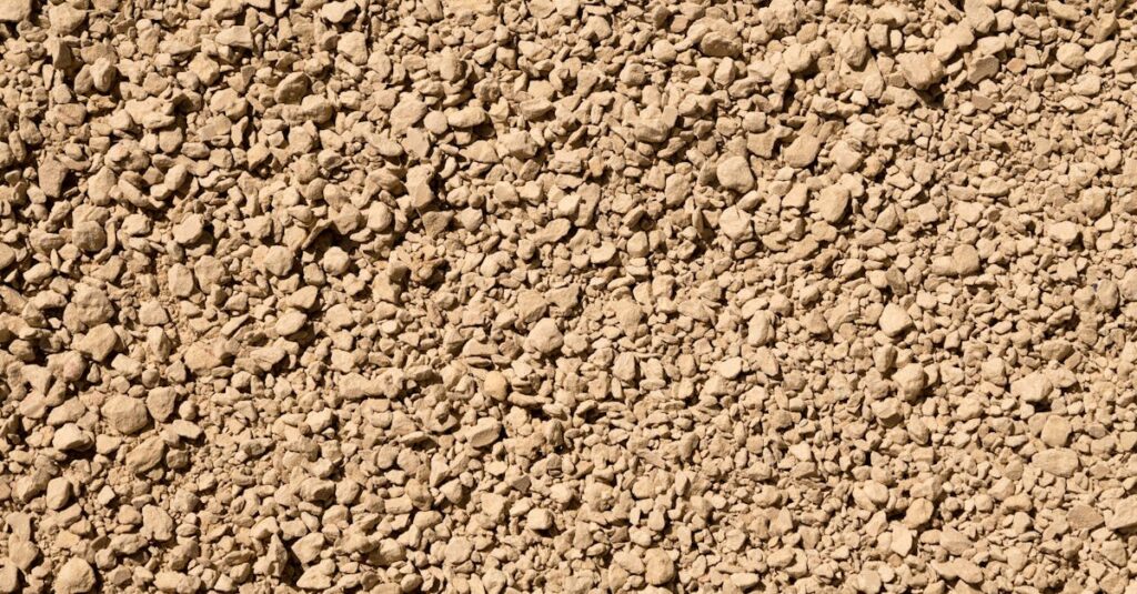 découvrez le gravier idéal pour un drainage efficace. apprenez comment choisir le bon type de gravier pour améliorer l'évacuation des eaux et prévenir les problèmes d'humidité dans vos espaces extérieurs. optez pour une solution durable et performante.