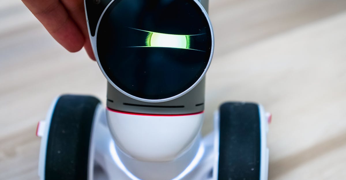 découvrez les ampoules à détecteur de mouvement, une solution innovante pour éclairer vos espaces de manière automatique et intelligente. idéales pour améliorer la sécurité de votre maison tout en économisant l'énergie, ces ampoules s'allument dès qu'un mouvement est détecté. transformez votre quotidien grâce à cette technologie pratique et efficace.