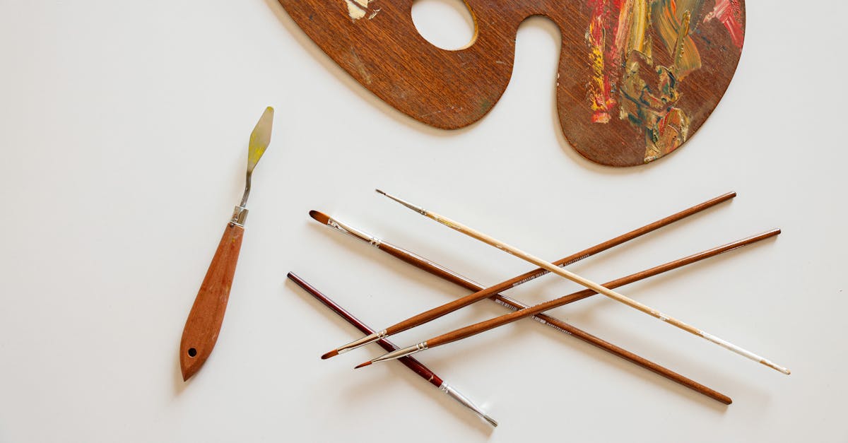 découvrez les essentiels de la peinture : des conseils pratiques, des techniques de base et une sélection d'outils indispensables pour donner vie à vos créations artistiques.