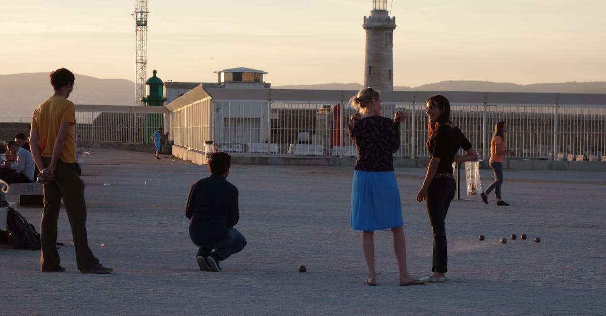 découvrez l'univers de la pétanque, un sport convivial et traditionnel français qui rassemble amis et familles. apprenez les règles, les techniques et l'histoire de ce jeu de boules emblématique tout en profitant de moments de détente en plein air.