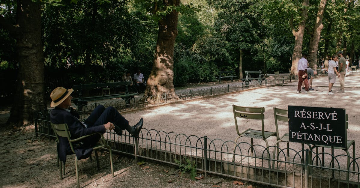 découvrez l'univers passionnant de la pétanque, un sport convivial et stratégique qui réunit amis et famille. apprenez les règles, les techniques de jeu, et les conseils pour perfectionner votre lancer. rejoignez-nous pour des tournois et des rassemblements autour de ce jeu d'extérieur emblématique, idéal pour profiter des journées ensoleillées.