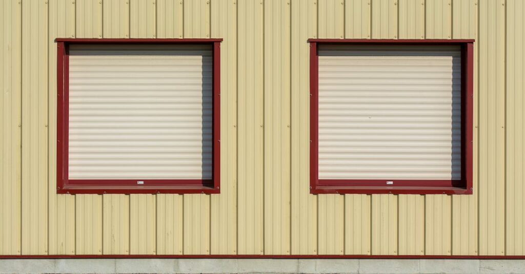 découvrez nos rideaux roulants de haute qualité, alliant sécurité, confort et esthétisme. idéals pour contrôler la lumière et préserver votre intimité, nos modèles sur mesure s'adaptent parfaitement à tous vos espaces. améliorez l'efficacité énergétique de votre maison avec nos solutions innovantes et durables.