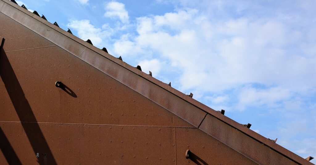 Les coûts associés à l’installation d’un portail coulissant découvrez tout ce qu'il faut savoir sur les coûts d'installation des portails coulissants. notre guide vous fournit des informations détaillées pour vous aider à évaluer votre budget et à choisir la meilleure option pour votre propriété.