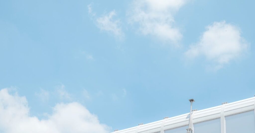 découvrez tout ce qu'il faut savoir sur les coûts des caméras de surveillance. analysez les différents types de caméras, les options d'installation et les facteurs influençant le prix pour sécuriser au mieux votre domicile ou entreprise.