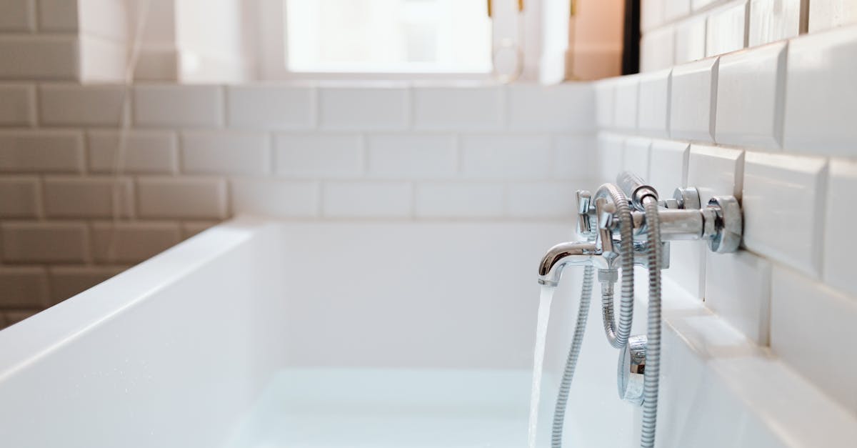 découvrez nos panneaux muraux pour salle de bain : une solution élégante, étanche et facile à installer pour rénover ou moderniser votre espace bain sans travaux lourds.