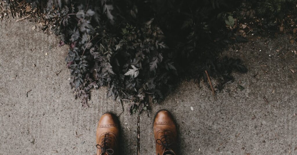 découvrez le béton bouchardé : une finition esthétique et antidérapante idéale pour terrasses, allées ou espaces publics. le béton bouchardé offre un aspect texturé et une grande résistance, parfait pour des projets extérieurs durables et modernes.