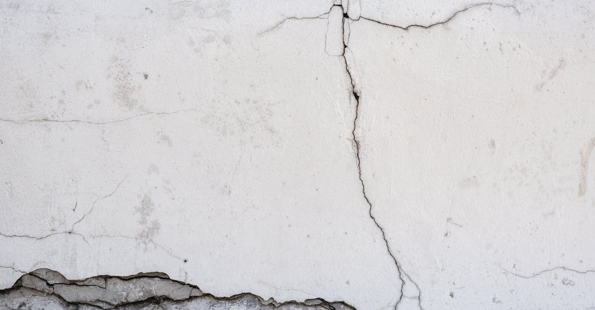 découvrez le ciment plâtre : un enduit polyvalent pour murs intérieurs et extérieurs, offrant une finition lisse, durable et résistante pour tous vos projets de construction et de rénovation.
