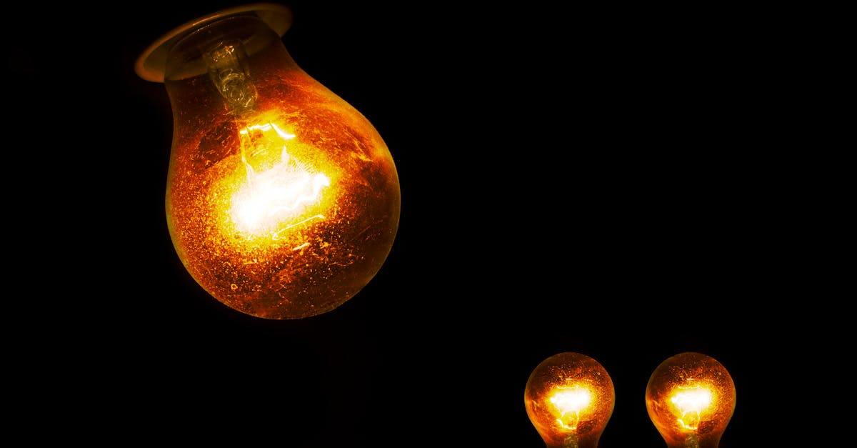 découvrez la signification des principaux symboles électriques utilisés dans les schémas et plans. apprenez à lire et interpréter facilement les symboles électriques pour vos projets d’électronique ou d’électricité.