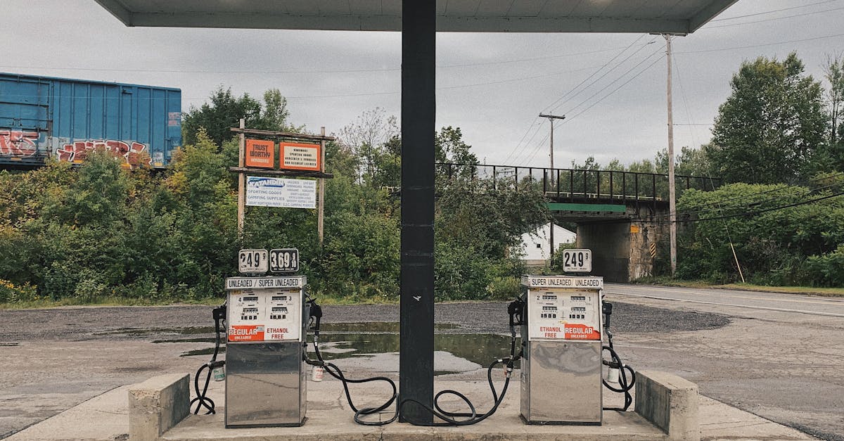 découvrez ce que sont les émissions de gaz à effet de serre, leurs sources principales, leur impact sur le changement climatique et les solutions pour les réduire efficacement.