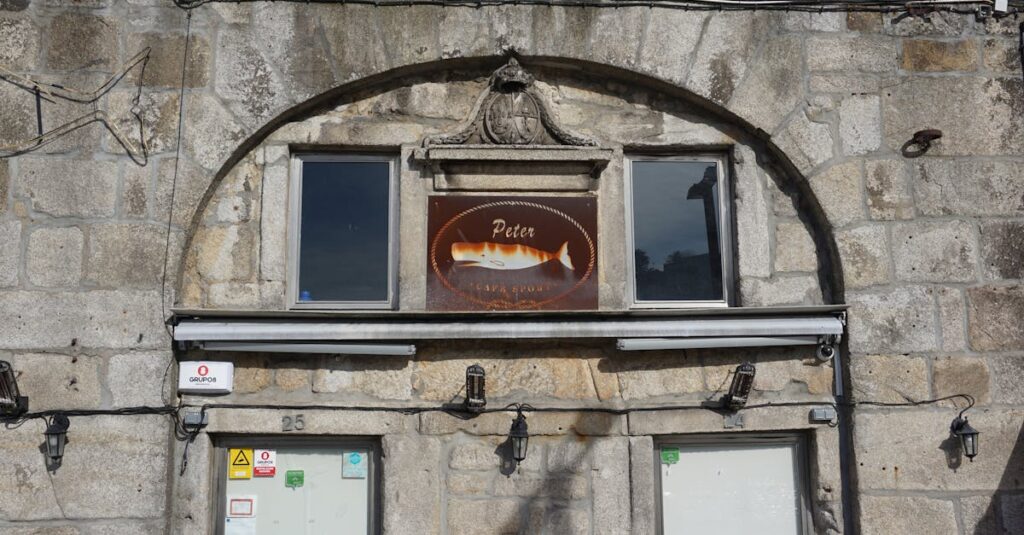 découvrez les meilleures méthodes pour décaper efficacement la peinture sur toutes les surfaces. conseils, outils et astuces pour un décapage réussi et sans abîmer vos supports.