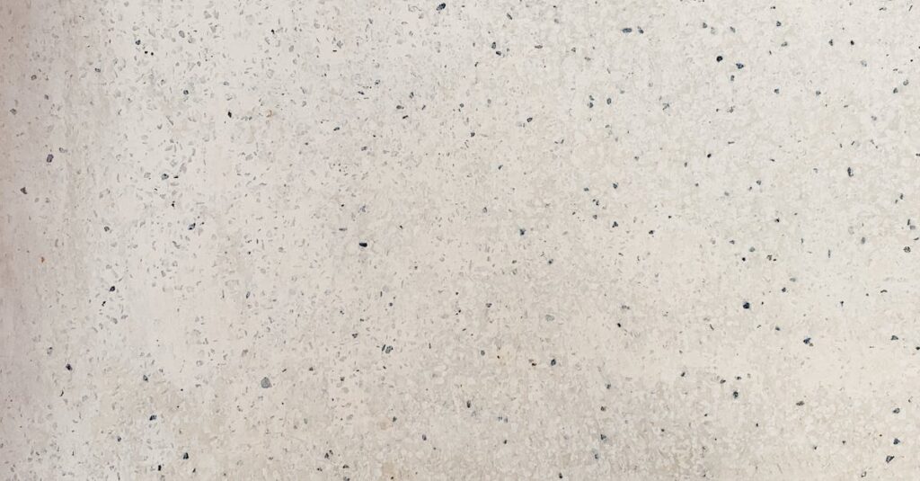 Tout ce qu’il faut savoir sur le revêtement perméable pour les sols extérieurs : coûts d’installation, choix des matériaux et astuces pratiques. découvrez le pavage perméable, une solution écologique et durable qui favorise la gestion de l'eau de pluie tout en embellissant vos espaces extérieurs. idéal pour les allées, parkings et terrasses.