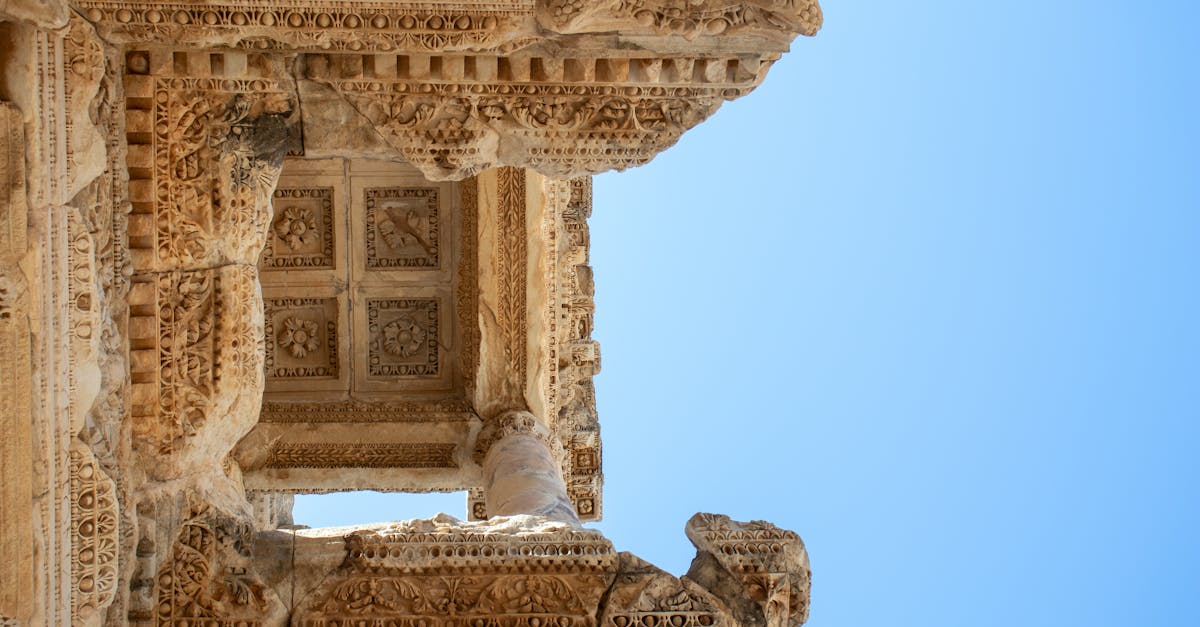 découvrez l'élégance intemporelle des tuiles romaines pour vos projets de toiture ou de décoration. résistantes et esthétiques, elles offrent un style classique méditerranéen à votre maison.