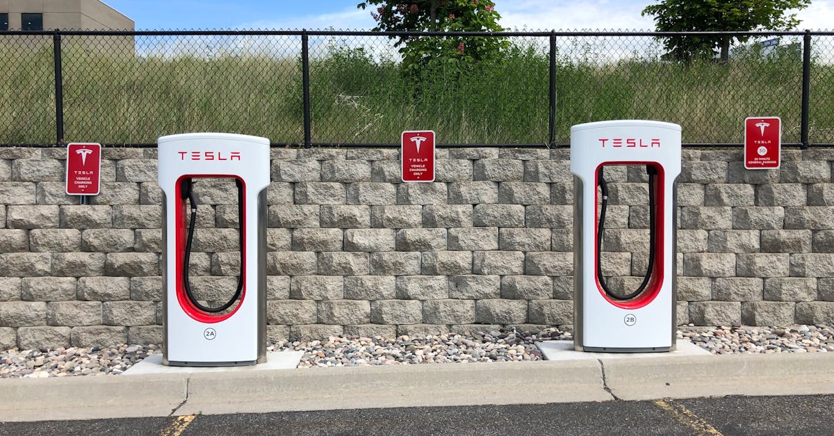 découvrez comment fonctionne la consommation des bornes de recharge pour véhicules électriques : facteurs influents, estimation des coûts et conseils pour optimiser l’efficacité énergétique de votre station de charge.
