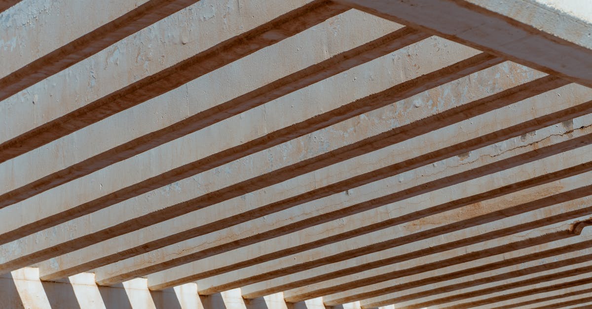 découvrez tout ce qu’il faut savoir sur les poutres en béton : caractéristiques, avantages, domaines d’application et conseils pour une structure solide et durable.