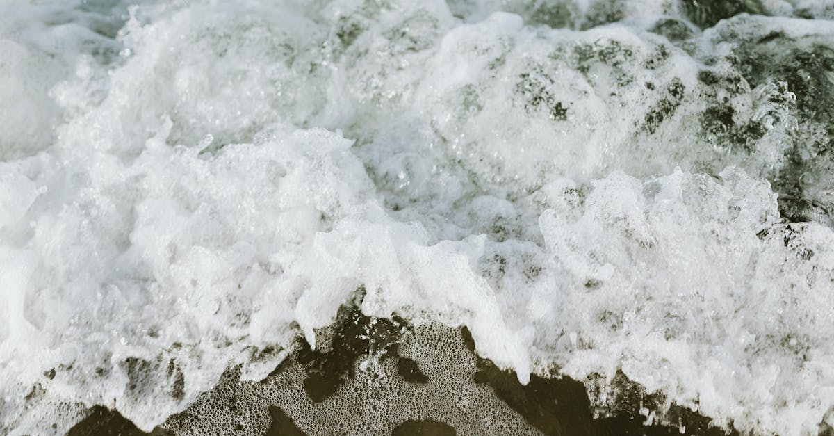 découvrez tout ce qu'il faut savoir sur le flood : définition, causes, conséquences et conseils pour s'en protéger efficacement, que ce soit en ligne ou dans la vie réelle.