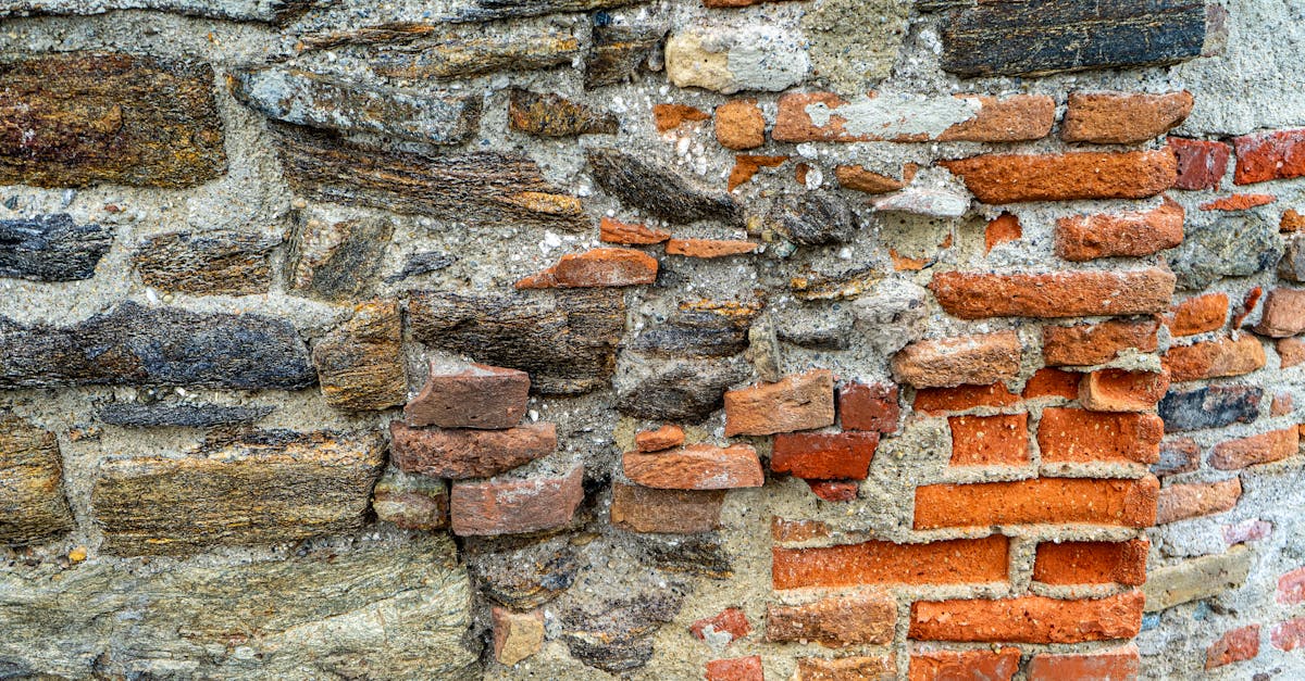 découvrez tout sur le grout : définition, usages en construction, types de mortier ciment utilisé pour remplir les espaces et renforcer les structures. conseils d'application et avantages du grout pour vos travaux de rénovation.