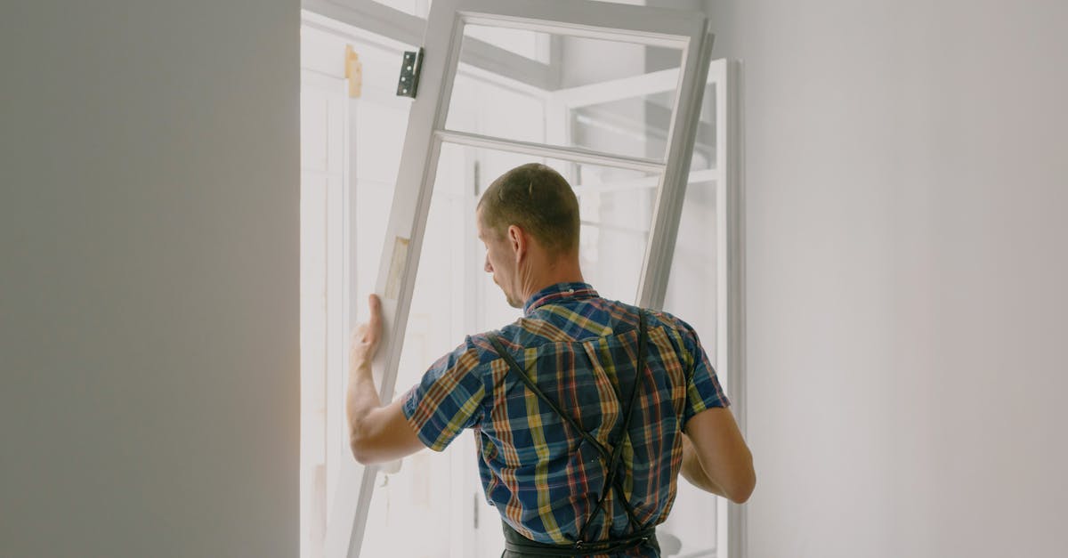 découvrez toutes les informations essentielles sur les coûts de rénovation d'une maison : estimation des tarifs, principaux postes de dépenses, conseils pour bien budgéter et astuces pour économiser lors de vos travaux de rénovation.