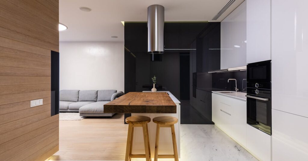 Installer du parquet flottant sur une moquette : judicieux ou risqué ? découvrez le revêtement de sol stratifié, une solution élégante et durable pour relooker votre intérieur à moindre coût. facile à installer et à entretenir, il imite parfaitement le bois ou la pierre pour une ambiance moderne.