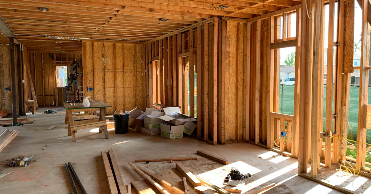 découvrez les meilleures solutions d’isolation de toiture pour améliorer le confort de votre maison, réduire vos factures énergétiques et protéger votre habitat contre le froid et la chaleur.
