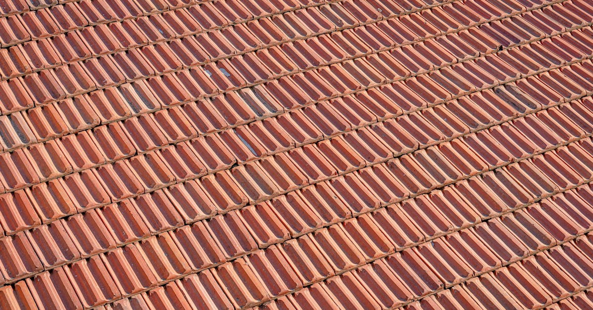 découvrez les différents types de matériaux de toiture, leurs avantages, inconvénients et conseils pour bien choisir la couverture adaptée à votre maison.