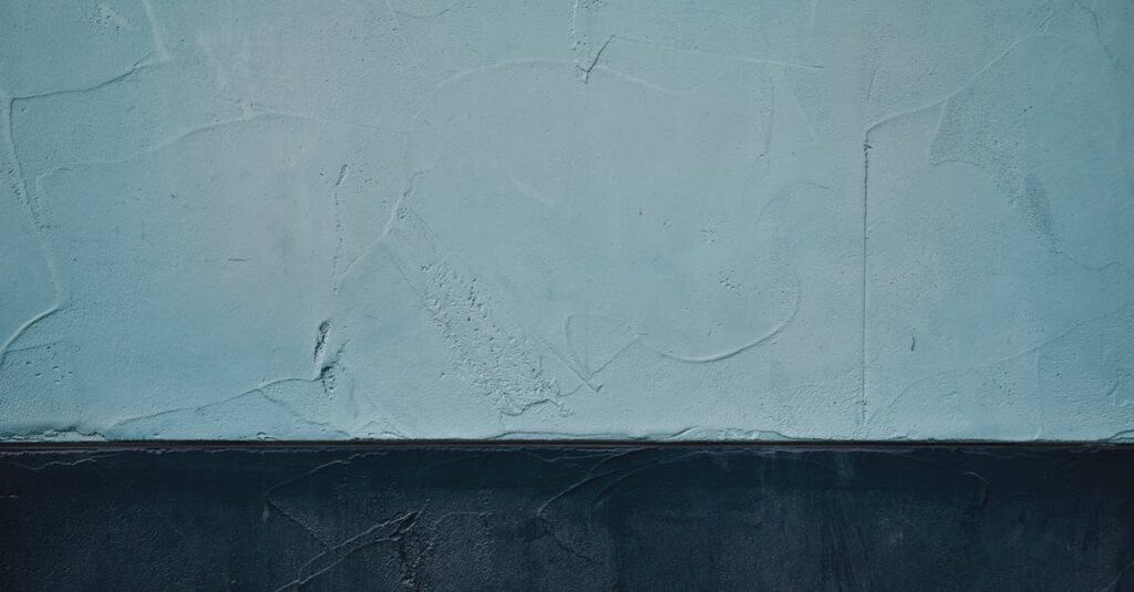 Tout savoir sur le crépi à la tyrolienne : avantages, coûts et astuces pratiques découvrez le tyrolean plaster, un enduit décoratif extérieur idéal pour donner du relief et une finition rustique à vos murs. facile à appliquer, résistant aux intempéries et parfait pour sublimer vos façades.