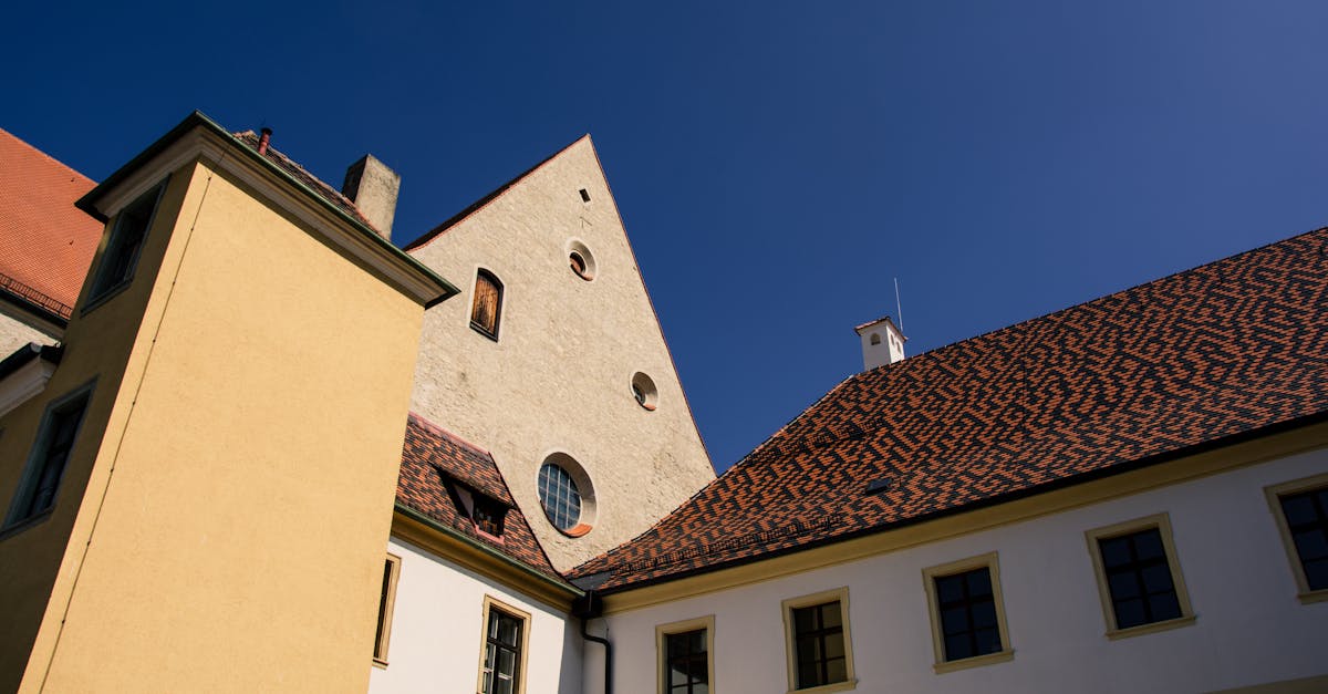 découvrez ce qu'est un gable wall : définition, rôle architectural et conseils de construction pour ce mur pignon essentiel dans la structure et le design des bâtiments.