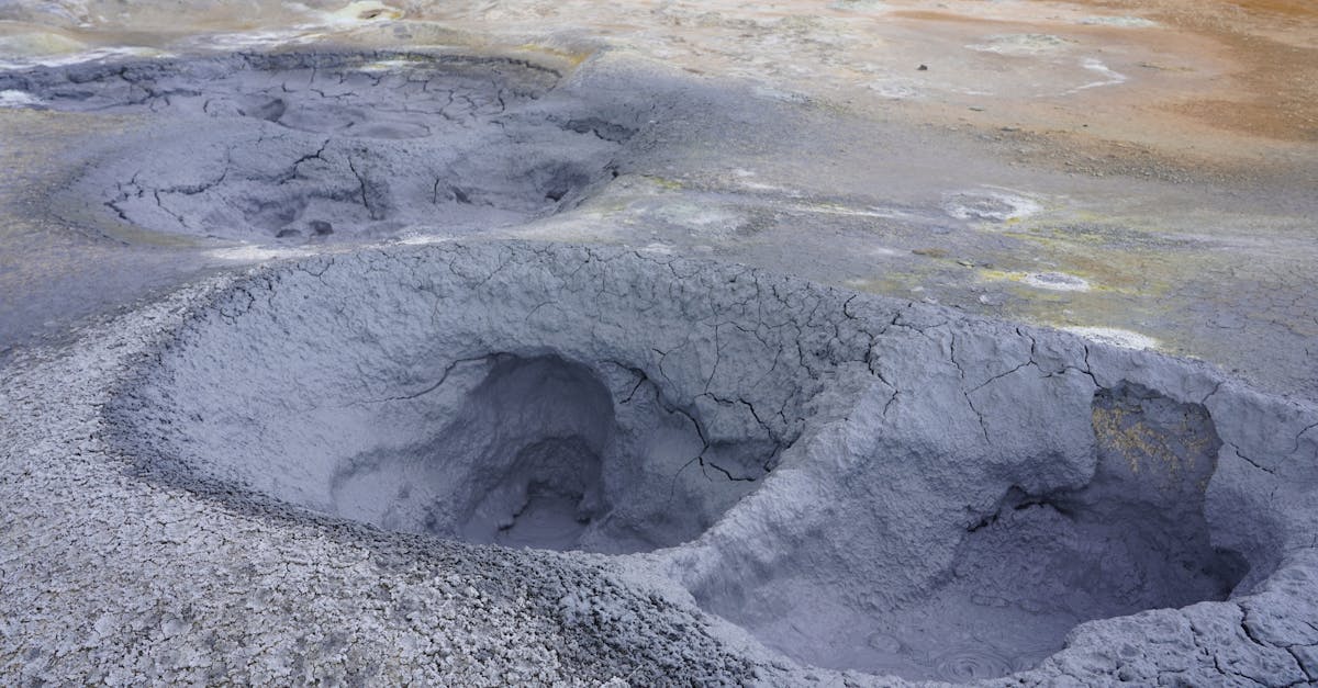 découvrez le fonctionnement, les avantages et l'efficacité des pompes à chaleur géothermiques pour chauffer et refroidir votre maison tout en réduisant votre consommation d'énergie et votre impact environnemental.