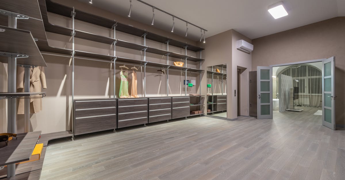 découvrez tout ce qu’il faut savoir sur le revêtement de sol stratifié : avantages, styles, installation et conseils pour choisir le meilleur laminate flooring pour votre intérieur.