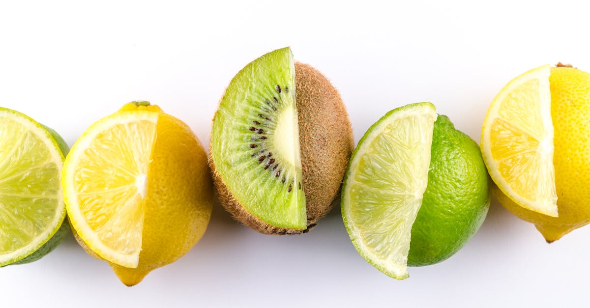 découvrez tout sur le lime : un agrume rafraîchissant, idéal pour relever vos plats, cocktails et desserts grâce à son goût acidulé et ses nombreux bienfaits pour la santé.