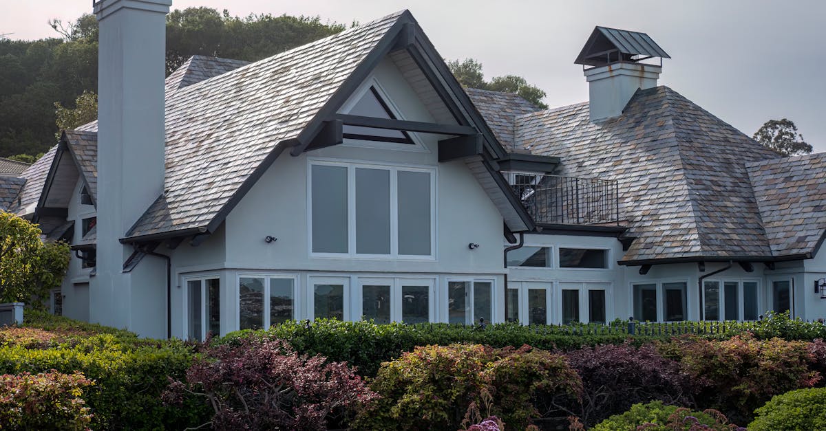 découvrez tout ce qu'il faut savoir sur les bardeaux de toiture : types, avantages, installation et conseils pour bien choisir vos shingles. garantissez l'étanchéité et la durabilité de votre toit.