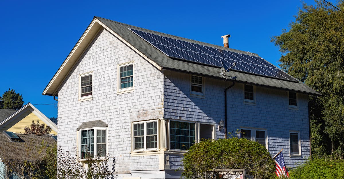 découvrez tout ce qu'il faut savoir sur les bardeaux de toiture : types, avantages, installation et entretien pour assurer durabilité et esthétique à votre toit.