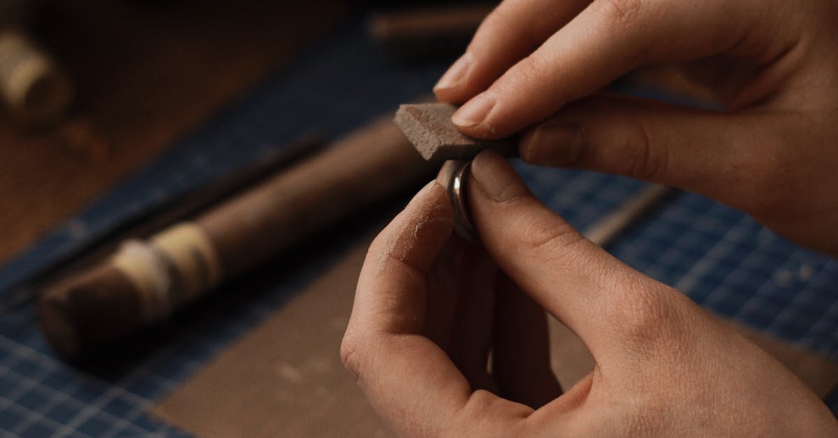 découvrez les meilleures méthodes et astuces pour le sanding, le ponçage efficace de surfaces en bois, métal ou plâtre. apprenez à choisir le bon matériel pour des finitions impeccables.
