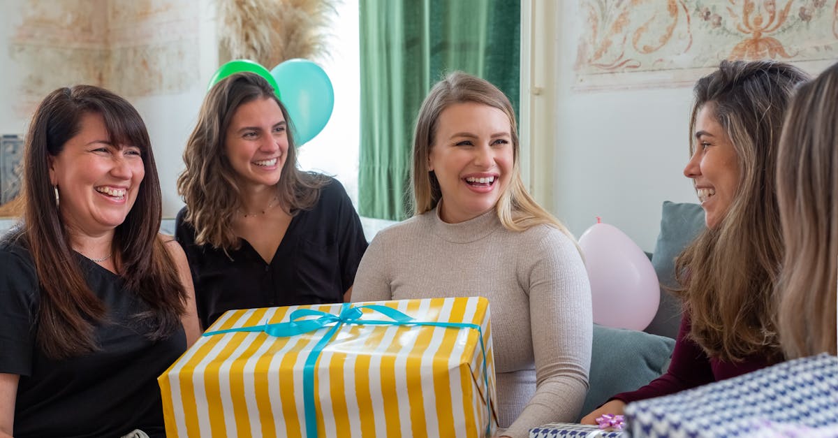 découvrez nos idées et conseils déco pour réussir une surprise party inoubliable : accessoires festifs, ambiance tendance, décoration de salle et astuces pour émerveiller vos invités.
