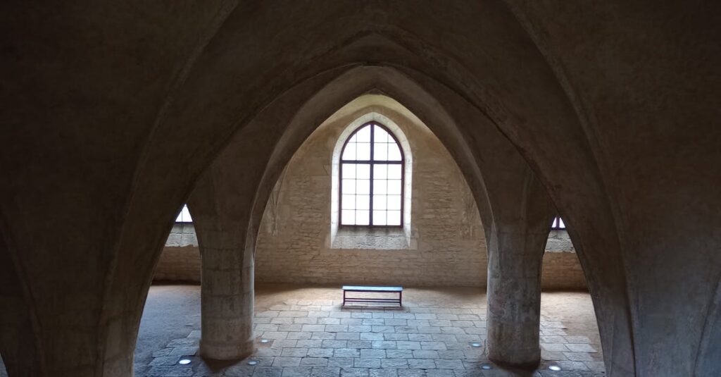 découvrez tout sur les plafonds voûtés : avantages, styles et idées pour sublimer votre intérieur avec élégance et luminosité.