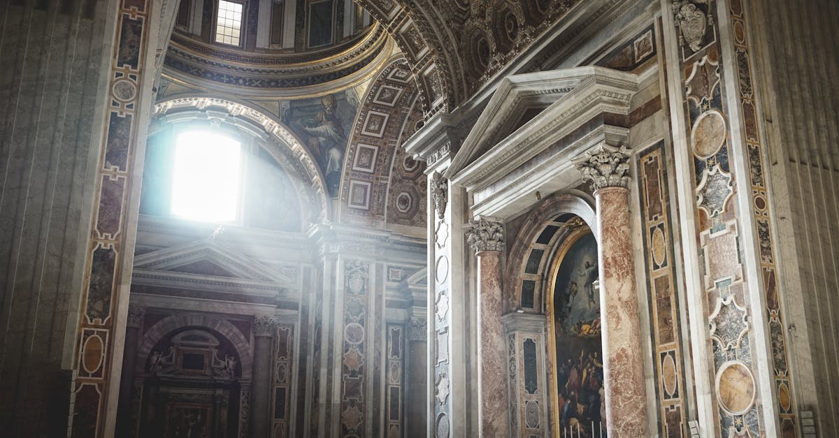 découvrez tout sur les plafonds voûtés : avantages, styles, inspirations déco et conseils pour intégrer un plafond voûté à votre intérieur et agrandir visuellement votre espace.