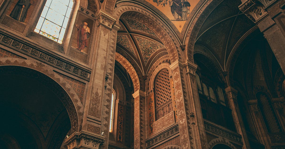 découvrez tout ce qu'il faut savoir sur le plafond voûté : ses avantages esthétiques, comment l'intégrer dans votre intérieur, idées déco et conseils pratiques pour transformer votre espace de vie avec un plafond majestueux et élégant.