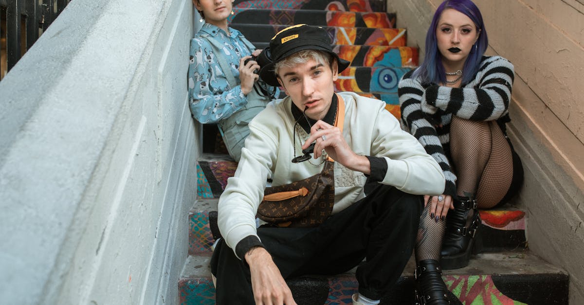 découvrez les escaliers à marches alternées, une solution ingénieuse pour gagner de l'espace tout en alliant sécurité et design moderne.