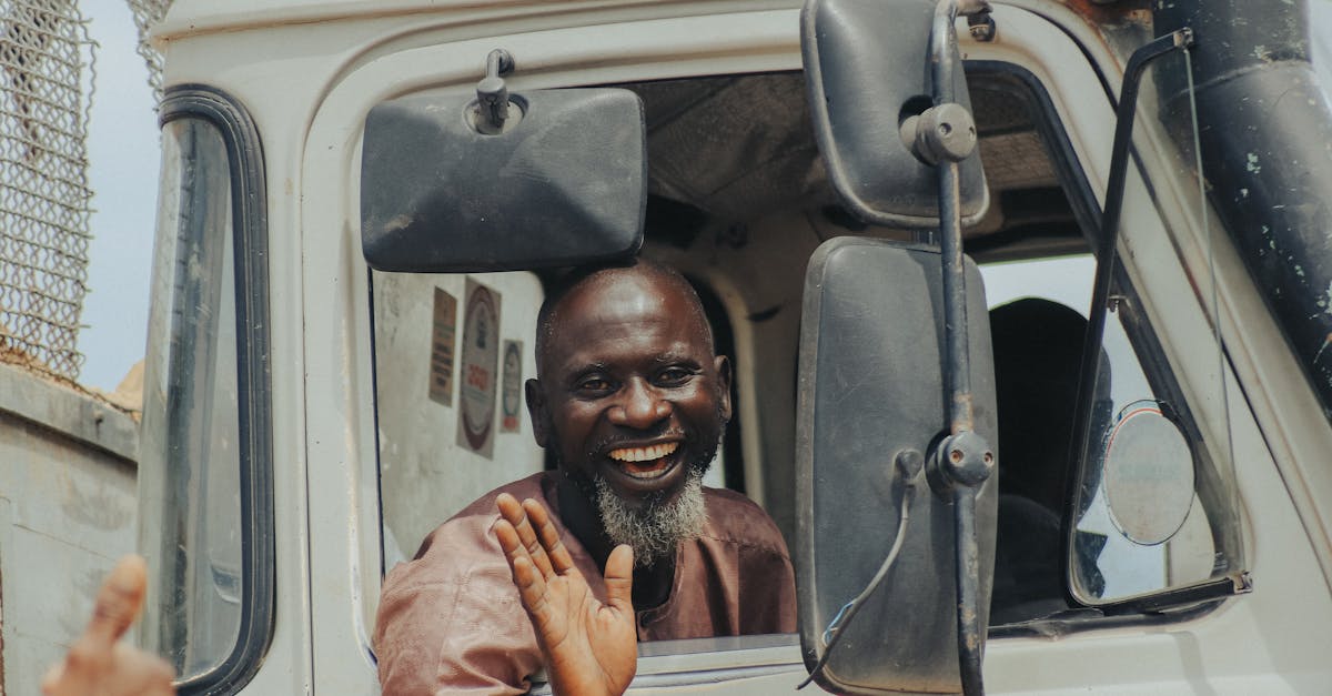 découvrez les différences entre chaudières à bois automatiques et manuelles, leurs avantages, inconvénients et conseils pour choisir le meilleur système de chauffage.