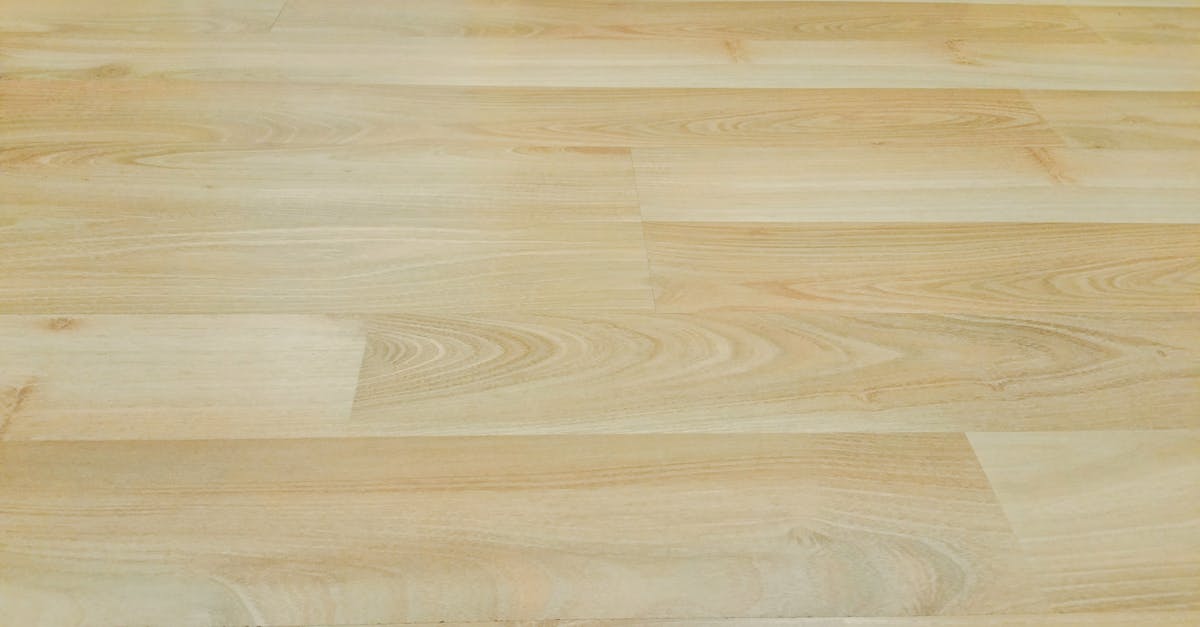 découvrez notre gamme de revêtements de sol stratifié à système click-lock pour une installation rapide et facile, offrant durabilité et élégance à votre intérieur.