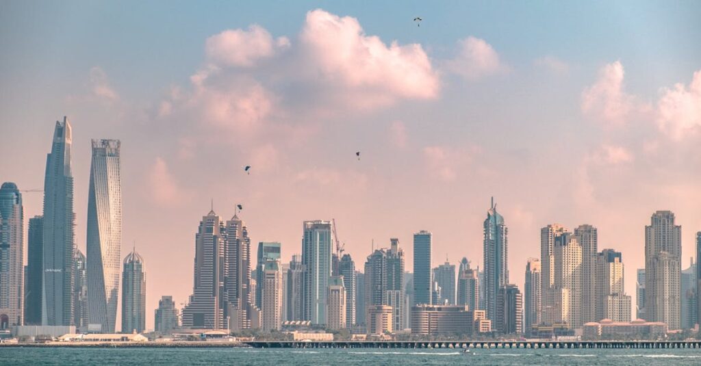 découvrez tout ce qu'il faut savoir sur le glazing : une technique innovante pour sublimer vos cheveux avec brillance et éclat. conseils, avantages et astuces pour un résultat professionnel à la maison.