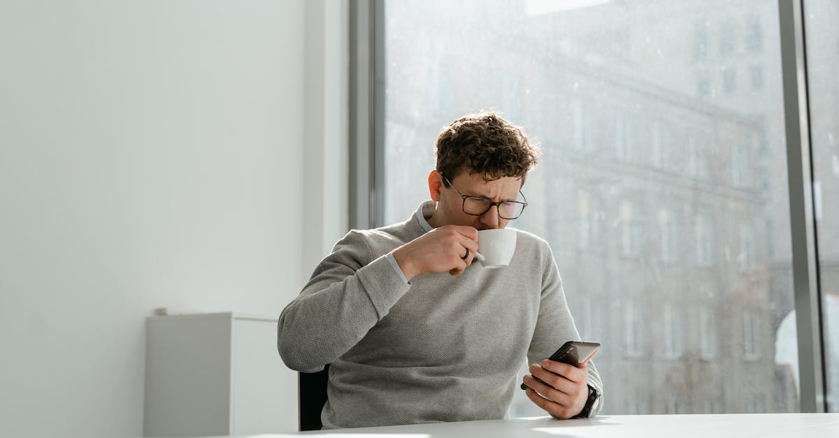 découvrez le verre unidirectionnel, une solution innovante pour la confidentialité et l'observation discrète avec une visibilité parfaite d'un seul côté.