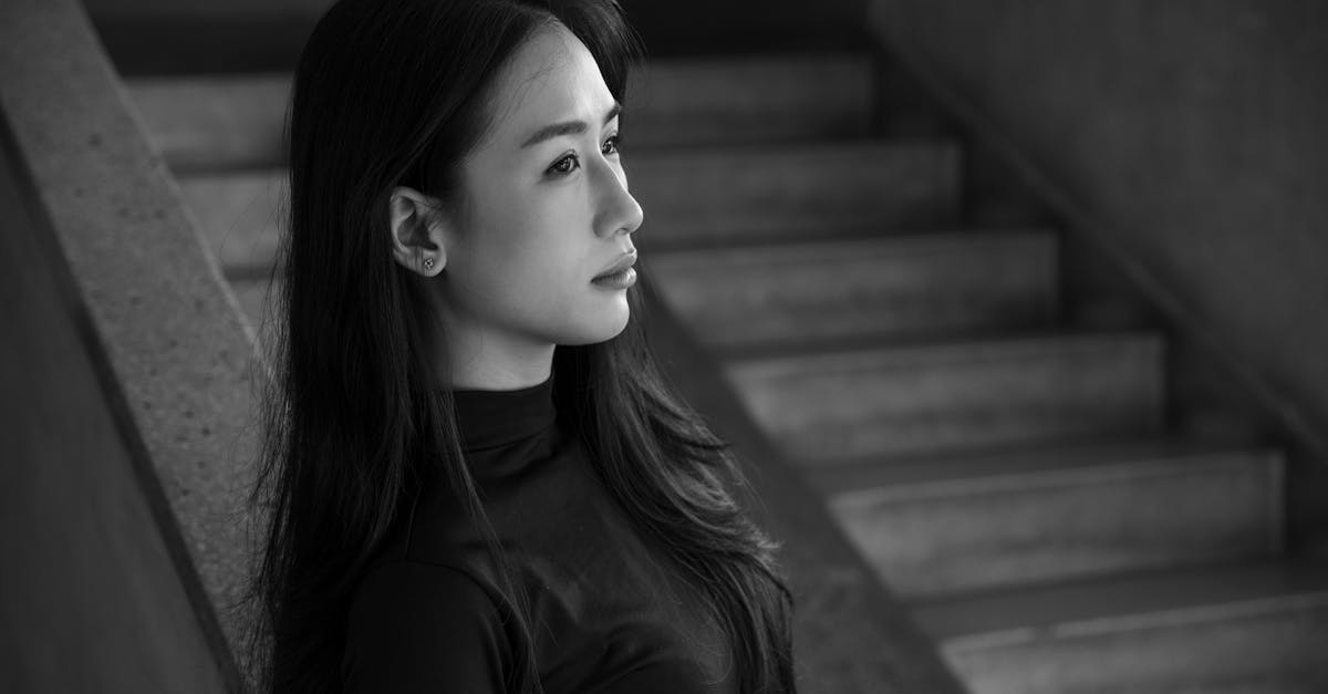 découvrez nos solutions de revêtement d'escalier élégantes et durables pour transformer votre intérieur avec style et protection.