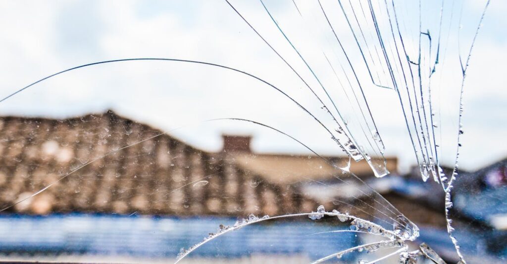 La tuile transparente : une innovation pour des toits lumineux et esthétiques découvrez nos tuiles de toit transparentes alliant esthétisme et lumière naturelle pour sublimer et éclairer vos espaces tout en assurant une protection optimale.