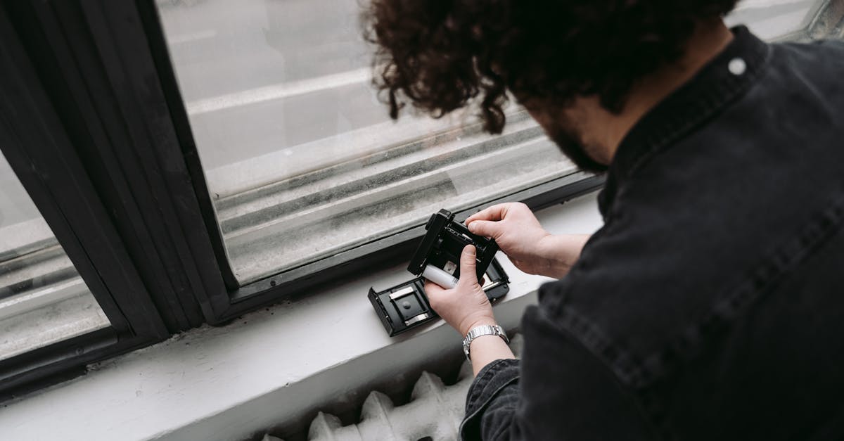 film d'isolation pour fenêtres : améliorez l'efficacité énergétique de votre maison en réduisant les pertes de chaleur et en augmentant le confort intérieur.