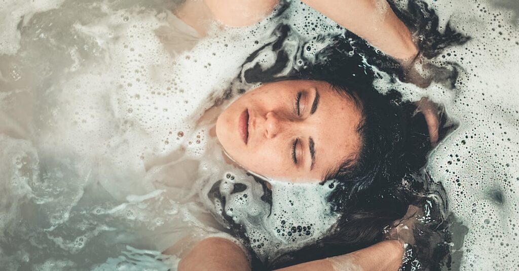 Comment déterminer le volume d’eau nécessaire pour remplir une baignoire selon sa forme et ses dimensions calcul du volume d'eau d'une baignoire : guide simple pour mesurer et estimer la capacité en litres.