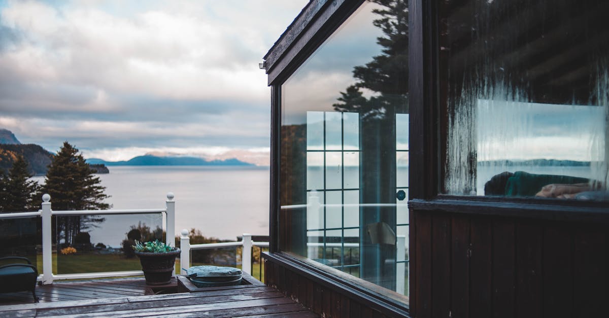 découvrez notre sélection de decking pour sublimer vos espaces extérieurs avec style et durabilité. solutions en bois et matériaux composites adaptés à tous vos projets.