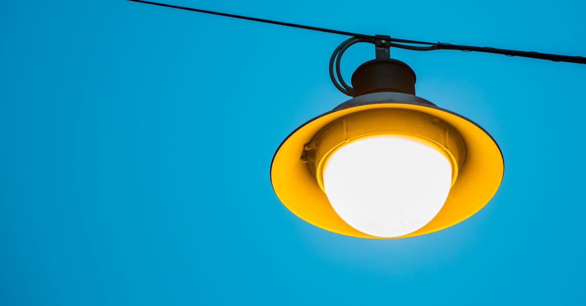 découvrez la signification des couleurs des fils électriques pour assurer une installation sécurisée et conforme aux normes.