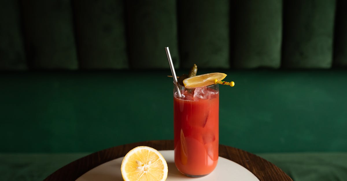 découvrez les avantages de la chaux hydraulique, un liant naturel utilisé pour la construction et la rénovation, offrant durabilité et respirabilité aux bâtiments.