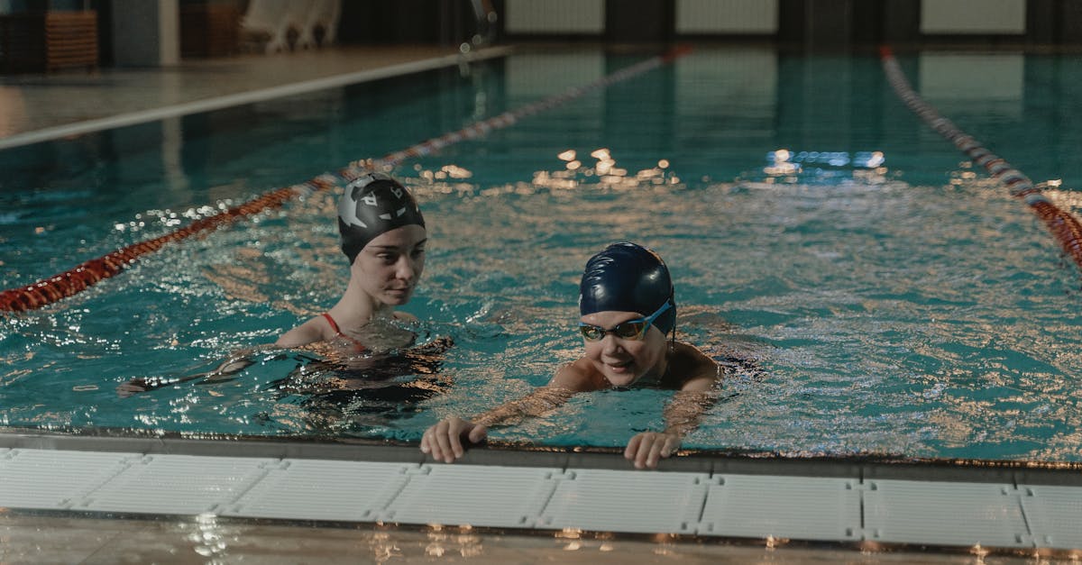 découvrez le coût d'une piscine intérieure : facteurs influençant le prix, estimation des dépenses et conseils pour un budget maîtrisé.